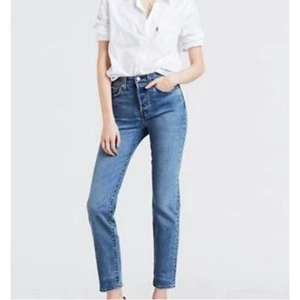 Jean de mezclilla de tiro alto Levi's Taper Fit Wedgie talla 29 - Imagen 1 de 6