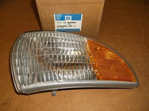 Impala SS~Front Side Marker Lens~5976555~With Cornering Lamp~Caprice~9C1~LH~NOS~ - Picture 1 of 5