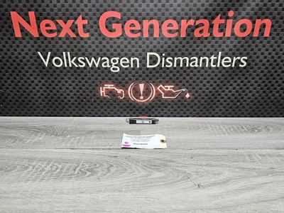 Amplificador amplificador antena trasera izquierda lado conductor Volkswagen Jetta 2011-2018 Foto 1 de 4