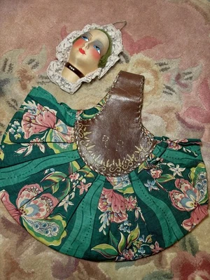 Vintage 1940s Green Floral Handbag with Leather Trim - Image 1 of 4