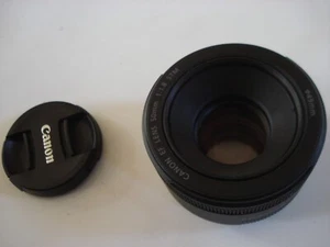 Sehr schönes Canon 50MM 1:1.8 STM EF mount Portrait Objektiv - Bild 1 von 2