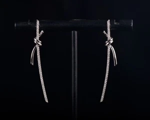 Diamantes Naturales Hermosos Pendientes Delicadeza Tira Oro Blanco Sólido 14K Longitud 43mm - Imagen 1 de 2