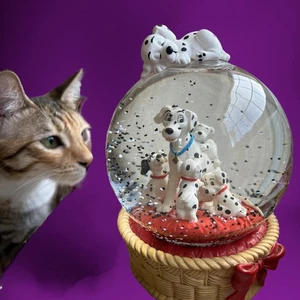 Disney’s 101 Dalmations Musical Snow Globe “How Much is That Doggy?” Cruella - Picture 1 of 12