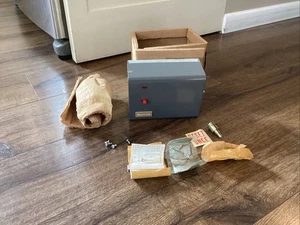 Controlador de caldera Honeywell R8182D1012 Triple Aquastat Protectorelay envío gratuito - Imagen 1 de 7