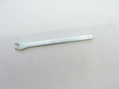 89203-KA3-710 NOS Llave de montaje de radios Honda 5,9 1983 1984 CR125R CR250R W16023 Foto 1 de 3