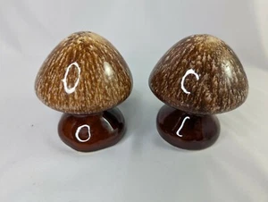 Brown Drip Mushroom Shape Salt Pepper Shaker 4 Inch Cork Lot of 2 USA - Imagen 1 de 9