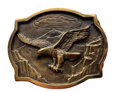 Vintage Heritage Mint Ltd. Hebilla de cinturón Golden Eagle de latón macizo (CJ-2054, 1978) Foto 1 de 4