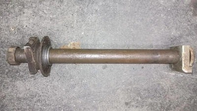 2001 Yamaha YZ250 rear axle - Image 1 of 2