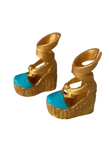New Monster High Cleo De Nile Doll 2022 Ghoul Spirit Gold Strappy Heels Shoes - Picture 1 of 2