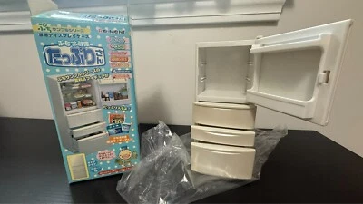 Nevera blanca tipo 4 puertas Re-ment Foto 1 de 4