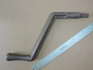 Manivela de hierro fundido antigua/vintage con pasador de accionamiento triangular - Imagen 1 de 3