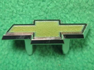 463228 GM 1977-1981 CHEVROLET CUBIERTA DE RUEDA PAJARITA ADORNO IMPALA MALIBU ELCAMINO - Imagen 1 de 1