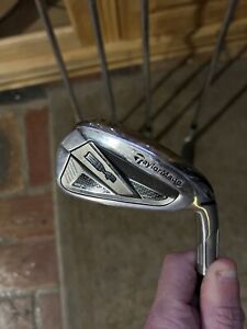 TaylorMade SIM2 Max Golf Club Iron Set (5-9 And A-wedge)
