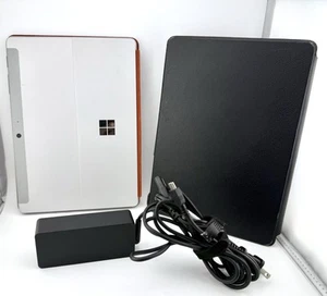 Microsoft Surface Go 2 Tablet W/ Case Bundle - Afbeelding 1 van 22