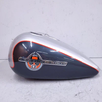 Harley-Davidson Dyna Wide Glide 90 aniversario tanque de gasolina plateado 61039-93WL Foto 1 de 4