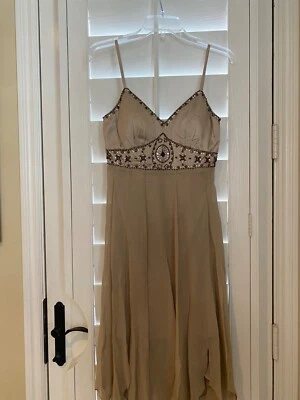 Vestido de noche Sue Wong de seda con cuentas a mano beige talla 6 (se adapta a 4) Nuevo (K) Foto 1 de 4