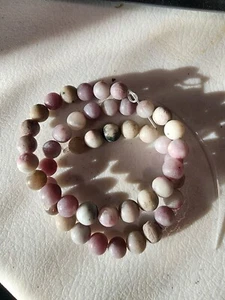 Natural Stone Beads 8mm Matte Lilac Round - Picture 1 of 2