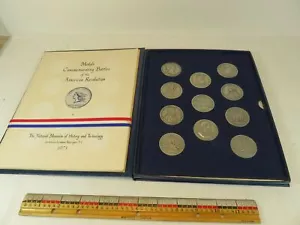 U.S. Mint 11 Pewter Medals Battles American Revolution Booklet 1973 Holder - Bild 1 von 14