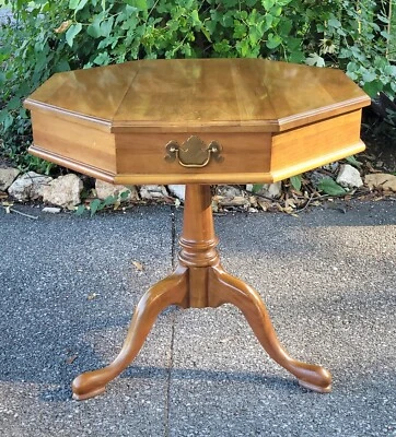 Henkel Harris Jefferson Black Cherry Octagon Flip Top Pedestal Center Side Table - Image 1 of 4