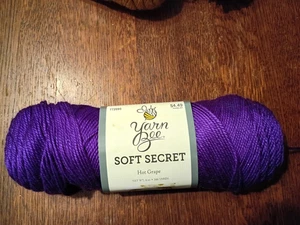 FILATO APE FILATO MORBIDO SEGRETO, UVA CALDA, (VIOLA) MORBIDO, 6 OZ - Foto 1 di 3