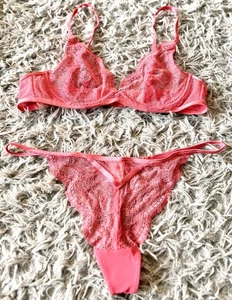 Neu Hunkemöller BH-Set 75B, 2x Slip in Gr. M, Spitze, pink, mit Bügel - Bild 1 von 5