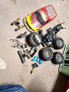 Reely RC Monster Truck 1/10, Ersatzteilspender - Bild 1 von 6