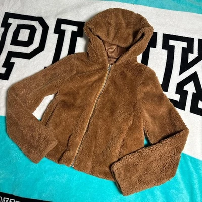 Chaqueta con cremallera de piel sintética Abercrombie & Fitch Foto 1 de 4