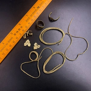 Modelo de brazalete y látigo dorado Wonder Woman escala 1/6 - Imagen 1 de 2