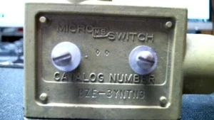 BZE-3YNTN3 MICROSWITCH switch Pushbutton ,NSN 5930-00-249-8625, AIRCRAFT - Picture 1 of 7