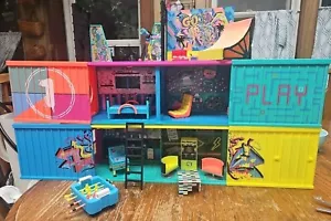 LOL Surprise Clubhouse Playset BELLO manca sedia Hamock bambole vedi foto - Foto 1 di 9