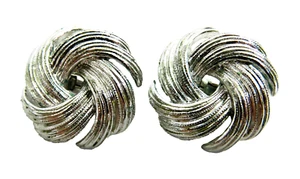 Vintage TRIFARI Silver Tone Swirl 3/4" Clip On Earrings - Picture 1 of 7