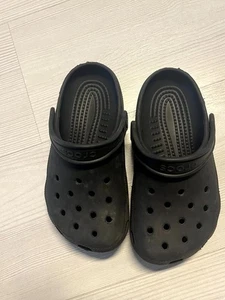 Crocs Classic 206991-001 Clog Kids Size J1 Black Heel Strap Slip On Casual Shoes - Picture 1 of 10