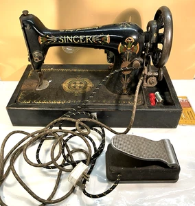 Vintage Singer Sewing Machine With Needlelite Motor And Lightbulb No F1075335 - Picture 1 of 24