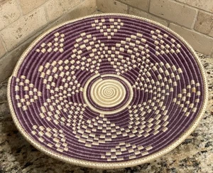 Afrikanische handgewebte lila cremefarbene Korbschale hängende Wandkunst NEU 12" Ruanda - Bild 1 von 8