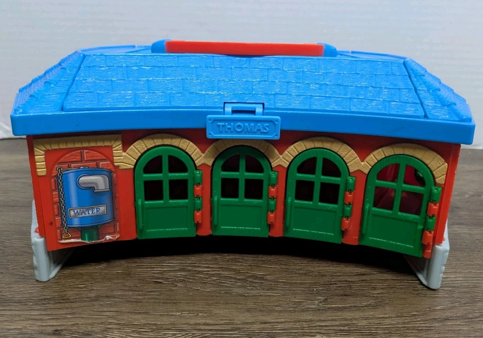 Thomas & Friends Take Along Play Roundhouse Estación de Tren Estuche de Transporte 2002 Juguete Foto 1 de 4