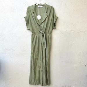 NWT Petal & Pup Size 10 Green Jumpsuit Wide Leg Dropped Sleeves Buttons Relaxed - Picture 1 of 12