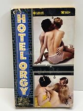 HOTEL ORGY vintage Bee-Line Adulte Pulp par Dennis Fredericks 1968