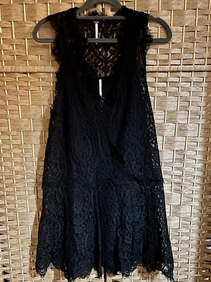 Mini Vestido Free People Talla S Sin Mangas de Encaje Negro (Bajo Deslizamiento Extraíble.) Foto 1 de 4
