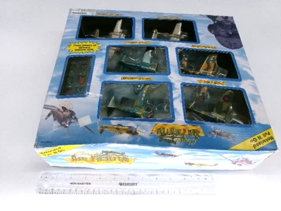 Cazas aéreas clásicas de colección, motorizadas Pull N Go, con soportes de exhibición con pelotón Foto 1 de 4