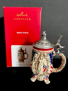 Birra Stein Patriotic USA Hallmark Keepsake Freedom bandiera rossa bianca blu nuova con scatola - Foto 1 di 12