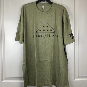 Next Level Apparel T-Shirt Uomo XXXL Verde Oliva Pieghe d'Onore Grafica Tee - Foto 1 di 5