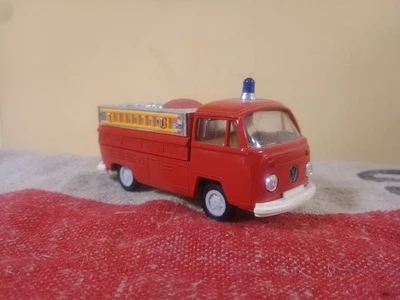 Gama 1/43 - VW Combi T2 Diecast Fire Engine With Water Squirter West Germany - Image 1 of 4