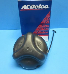 Fuel Gas Tank Cap Genuine GM ACDelco GT306 Hummer H2 H3 OEM # 25827646 W. Strap - Foto 1 di 7