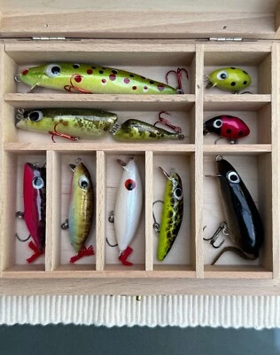 Holz-Schachtel mit 9 handgebauten Wobblern - Peter Biedron Bachforelle Spezial - - Bild 1 von 4