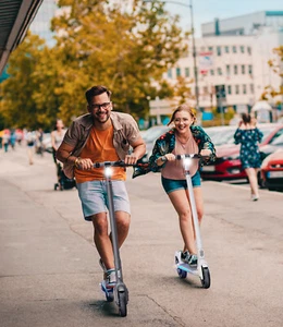 FOLDABLE ADULT ELECTRIC SCOOTER, MAX 680W MOTOR, 281WH BATTERY, IP65 + APP NEW - Picture 1 of 22