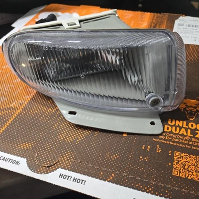 Conjunto de faros antiniebla izquierda Dodge Grand Caravan 1996-1998 Foto 1 de 4