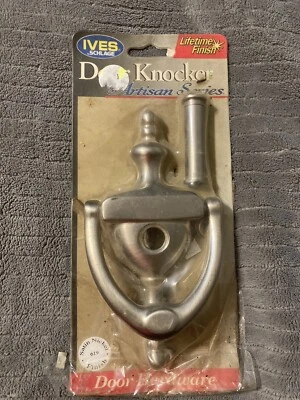 Golpeador de puerta Schlage acabado níquel satinado nuevo paquete tiene desgaste Foto 1 de 2