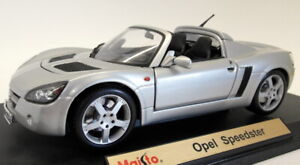 Maisto 1/18 Scale Diecast - 31615 Opel Speedster (Vauxhall VX220) Silver