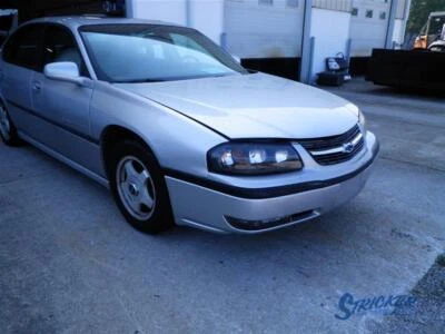 Porta dianteira direita Chevrolet Impala 2000-2005 prata 88952763 DD09620GT 15240529 - Imagem 1 de 4