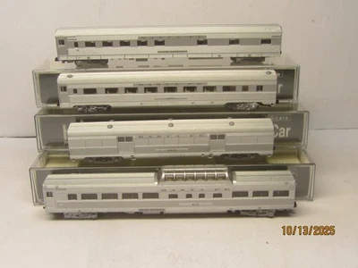 N KATO 4 CAR PASSENGER SET B #1 ATSF  DISPLAYED ONLY  MANY MORE TO COME SANTA FE - Image 1 of 4